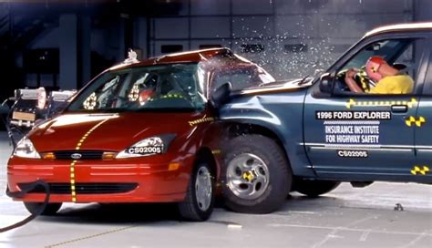 chevy express crash test side impact|Small Pickup Trucks Do Well in Tougher IIHS Side .